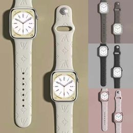 Diseñador Silicone Apple Watch Band 38 40 41 42 44 45 49 mm L Reloj de flores Muñe de la pulsera para iWatch 9 8 7 6 5 SE Luxury Fashion Watch Bands