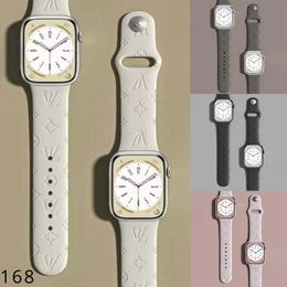 Ontwerper Silicone Apple Watch Band 38 40 41 42 44 45 49 mm L Flower horloges Strap polsband voor IWatch 9 8 7 6 5 SE Luxe Fashion Watchbands 168DD