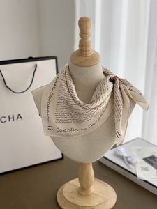 Designer Silk Bandanas Square Durag foulard Soft Skin Friendly Wraps Variable Brand Letter Style Bandanas Headscarf pour accessoires et cadeau