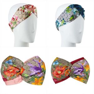 Designer Soie Bandeaux 2022 Nouvelle arrivée Femmes Filles Rouge Jaune Fleurs Bandes de cheveux Écharpe Accessoires de cheveux Cadeaux Headwraps Top Qual318Z