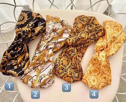 Designer Silk Headbands 2024 Fashion Luxury Women Girls Gold Yellow Flowers Hair Bands Scarf Hair Accessoires Geschenken Hoofdwrijsten