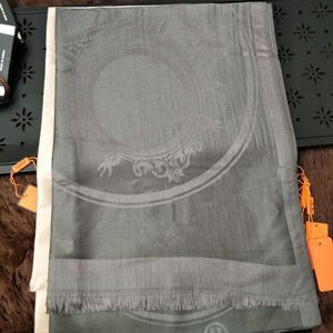 Designer Silk Mens Scarf Womens Four Seas Seon Shraw Letter Swarves Taille 180x70cm 9 Couleur