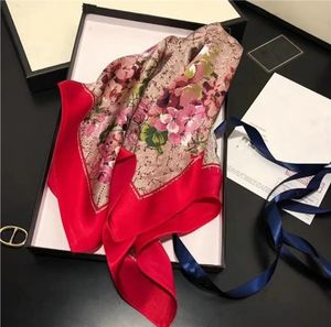 Designer Silk Scarf Woman Soft Fashion Letter Hoofdband Kerchief Brand Small sjaalvariabele variabele headscarf accessoires Chrismas geschenk