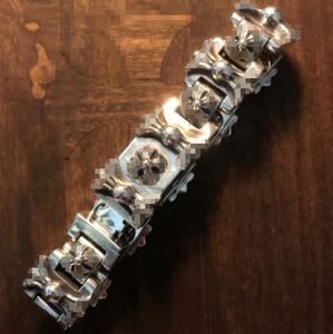 Diseñador Silver Cross Bracelets brazalete para hombres y mujeres Marca de lujo Personalidad Punk Cross Style Amantes de regalo Hip Hop Rock Jewelry Good