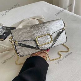 Designer Silver Sac de soirée Snakeskin Grain V Lettre Sacs à bandoulière Chaîne de mode CrossBody Portefeuilles Femmes Cuir Sacs à main de luxe Sacs à main métalliques classiques 230606