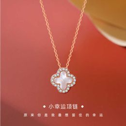 Designer Silver Shiqi S925 Pure Clover Little Lucky Fritillaria Pendant Collier Femelle Clavicule Chaîne Bijoux Saint Valentin Cadeau