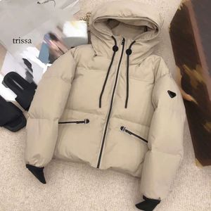 Diseñador simple recortada top marca con capucha de manga larga abrigo de algodón invierno casual abajo chaqueta de alta calidad diseño ropa para mujer