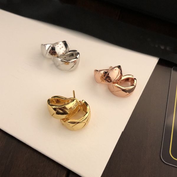 Designer simple earrings earrings hundreds of fashion metal diamond pattern C-shaped earrings personalized design sense of women earrings rose gold