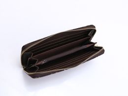 Designer-Brieftasche mit Einzelreißverschluss, die stilvollste Art, Geldkarten und Münzen mit sich herumzutragen. Herren-Geldbörse aus Leder, Kartenetui, lang, busine246I