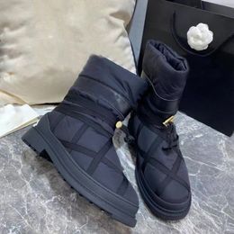 Designer Ski Boot Winter Fashion Warm Snow Boots Round Head Low Heel Dikke Bottom Lamb Fleece Nieuwe enkel Booties Luxury Brand Women's Shoes Factory Footwear