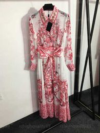 Designer Jupe Robes De Soirée Pour Les Femmes Jupes De Luxe Vintage Imprimé Cravate Taille Perlé Revers À Manches Longues Élégant Élégant Dame Robe D'été Femmes Designers Vêtements