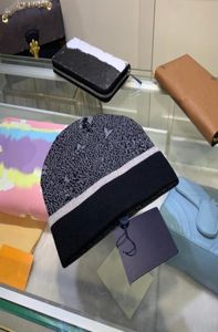 Diseñador Skull Caps Moda Fax Fur Pom Beanie Transpirable Mantenga cálido Sombrero de cachemira para hombre mujer 6 colores Highquality3421853