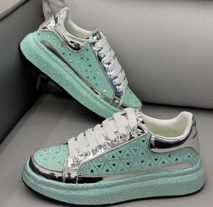 Designer Sky Blue Rhinestone Chaussures épais Bottom Low Top Sports Chaussures Summer Fashion Volyle Foret chaud Men Sneakes décontractés Lace Up Breathable Luxury Trainers Sneakes