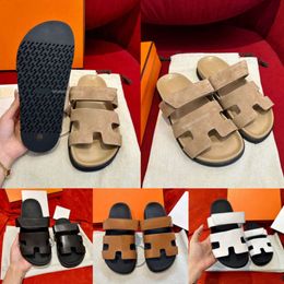 Zapatillas de diapositivas de diseñador Playa Sandalias planas clásicas Diapositivas de lujo Verano Dama de cuero Chanclas de calidad superior Hombres Mujeres Diapositivas sandale Tamaño 35-44 0034