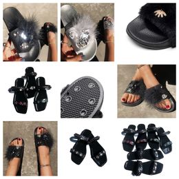 Designer Slide Femme Summer Madies Beach Sandal Party Mariage Plat Chaussures Chaussures de pantoufle Sandale Mentide femme Black Gai Taille 361