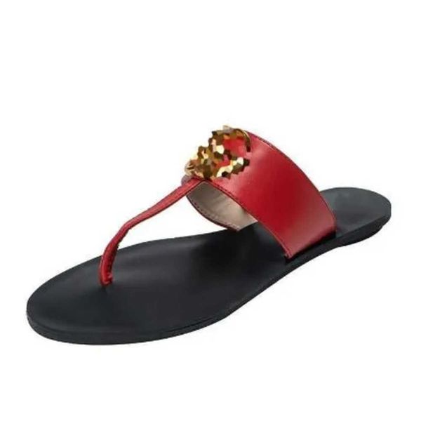 Designer Slide Femmes Chevron String Sandale Flip Flop Mode Pantoufle Double Lettres Motif Rayures Caoutchouc Fond G Boucle Vert Rouge Été Plage Chaussures Décontractées