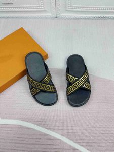 Designer Slides Kids Sandals Lettre imprimé Cross tissé Ruban baby pantoufles Taille 26-35 Chaussures d'enfants d'été Emballage Juin21 juin