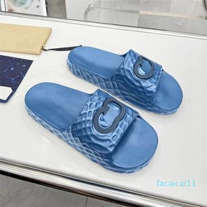 Designer diapositives hommes femmes mousse couneur sandale plate-forme en caoutchouc pantoufle de piscine de piscine de la maison de plage d'été