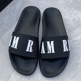 Diseñador amiriris toboganes sandalias sandalias ducha zapatillas impresión de cuero zapatos negros sandalias de verano zapatillas de playa zapatillas de hotel casuales de alta calidad