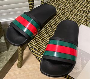 Designer glissades masculines pantoufles sandales d'été plage de plage plate-forme plate plate-forme de salle de bain sandali chaussures de maison tongs stripped3019466