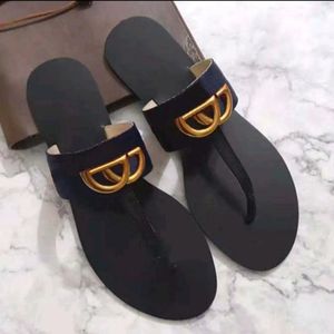 Designer Sandal Slides Sandales à glissière métallique Tongs Pantoufles pour femmes Casual Summer Girls Beach Walk Pantoufles Mode Talon bas Pantoufle plate Chaussures Taille 37-42