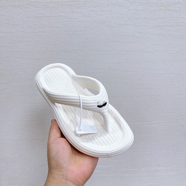 Designer Slides Sandales Sexy Femmes Tongs Noir Blanc Pantoufles Plates Haute Qualité Sumer Chaussures De Plage avec Boîte