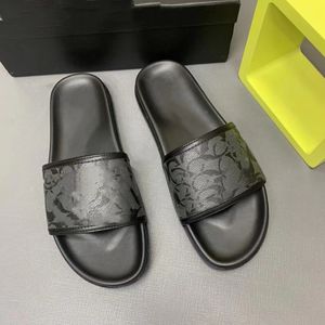 Designer glisse sandales pantoufles d'été appartements de plate-forme en cuir réelle chaussures de plate-forme dames plage avec boucles en or ajustées