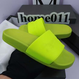 Designer Sluys Slipper Sandalias de mujeres 2024 Top Slippers Designer Tocks Flip Flop Sandalias Diseñador Sluys de cuero Hebilla Heban