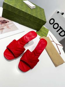 Designer glisses Femmes Broidered tissu pantoufles Sandales de diapositives métalliques Triangle de sandale de luxe