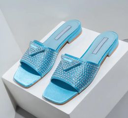 Diapositivas de diseñador Zapatillas de lujo para mujer Sandalias Slipon de diamantes de imitación Tobogán de verano para mujer Playa Sexy Tacones gruesos Sandalias de moda Triángulo Zapatos de zapatilla de tacón bajo