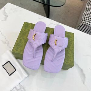 Designer Slides Double G Tong Sandal Chevron Thong Sandal Flip Flop Slipper Lettres doubles rayures Rubberle Buckle Green Red Summer Beach Chaussures 5.9 08