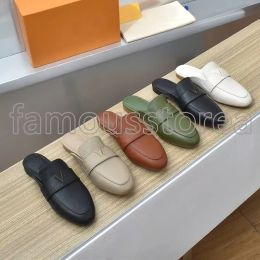 Designer Slipper Strand Slippers Vrouwen Loafer Capri Slipper Luie Platte Slipper Slippers Lady Slides Koeienhuid Metaal Vrouwen Sandalen Maat 35-41