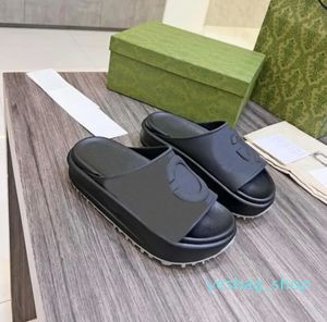 Designer Slipper Luxurious Sandles Pool Pool Oreil Comfort Mule Tlides plates-formes Sandale pour femme Real Leather Summer Shoe With Box