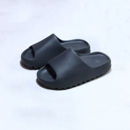 Zapatilla de diseñador Hombres de lujo Sandalias de mujer Diapositivas de marca Zapatillas de moda Señora Diapositiva Diseño de fondo grueso Zapatos casuales Zapatillas de deporte por marca 043