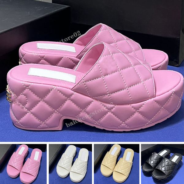 Designer Pantoufle Sandale Plage Luxe femmes Pantoufles Dames Laine Diapositives Hiver Fourrure Fluffy Furry Lettres Chaudes Confortable Fuzzy Girl Flip Flop Slide Platform Wedge B2