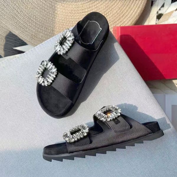 Hot Place Pool Sandal Diamond Slippers Luxury Casual Shoe Sexy Sexy Lady Sliders intérieure extérieur glissade plate Designer Men Femmes Chaussures Mule Mule Hasp Loafer Leather Sandale