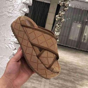 Designer Slipper Vrouwen Mannen Dikke Zolen Sandalen Brief Borduurwerk Schoenen Zomer Outdoor Strand Toevallige Slippers Mode Lichtgewicht Schuim Zwart Wit schoen Met Doos