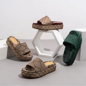 Designer Slipper dames mode strand geborduurde letter dikke bodem glijbanen glijden op slippers meisjes mannen canvas platform sandalen