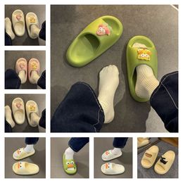 Slippers de concepteurs 2023 Nouvelles chaussures de plate-forme G Lettres brodées Sandales épaisses brodées pour les femmes
