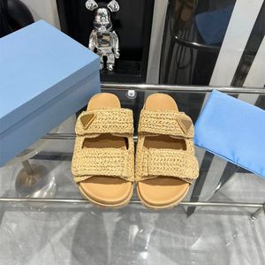 Chauffes de marque de sandales de pantoufles de créateurs, cordonniers Chaussures de luxe pour femmes Triangle de sandale Mark