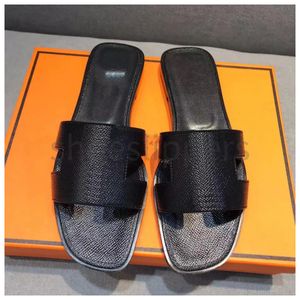 Zapatillas de diseñador Sandalias clásicas Zapatilla de cuero genuino Moda para mujer Zapatos para hombre Diapositivas de playa Zapatilla para damas unisex Flops tamaño 35 ~ 42