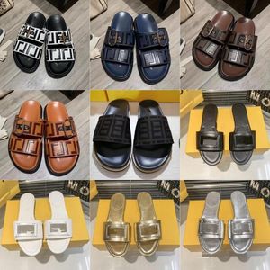 Zapatillas de diseñador para hombres moda clásica clásica plana plana zapatillas de playa de verano para mujeres sandalias de goma de cuero plano tobogán de color deslizamiento de toboganes de color sólido