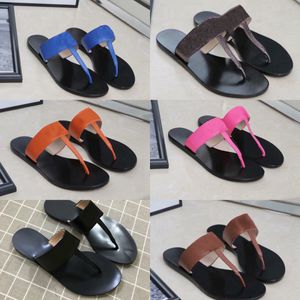 Zapatillas de diseñador Mujeres y hombres de lujo Chanclas de cuero Cadenas Zapatillas Sandalias de verano Mujer Tamaño 35-46