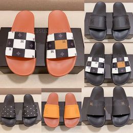 Designer Slippers Sandales pour hommes pour hommes Sliders en caoutchouc Black White Letters Marks Impression Sandale Summer McMs Beach Shoes Mules Taille 38-46