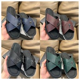 Designer Slippers Chaussures pour hommes Cross Sandales en cuir Sandales Comfort Flat Tlides Summer Place Flip Flops Rubber Sole Sandal Solid Slider