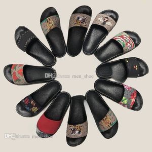 Avec boîte Sandales de designer de luxe tongs Hommes Femmes Sandales Chaussures Slide Summer Fashion Wide Flat Slippery Sandals Pantoufle Flip Flop fleur Designers Chaussures 35-46