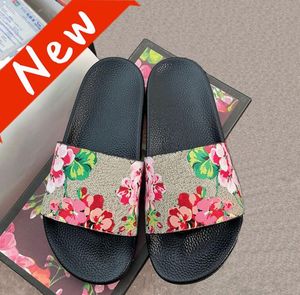 Designer Slippers Men Femmes Summer Black Floral Toivas Green Flowers Grea Sanding Luxury Sandales Place Slide plate-forme plate Bath4008667