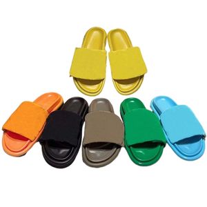 Zapatillas de diseñador Piscina Almohada Confort Sandalias planas Color Negro Verde Amarillo Naranja Caqui Azul Zapatos de cuero de goma Tamaño 35-44