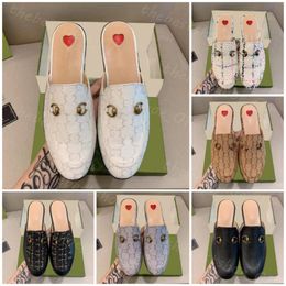 Pantoufles de créateurs Princetown Mules en cuir véritable femmes boucle mocassins chaîne en métal broderie confort chaussures décontractées dentelle velours motif pantoufles