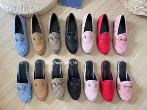 Pantoufles de créateurs Princetown Mules Appartements Femmes Mocassins Sandales en cuir véritable Chaussures décontractées Chaussures de chaîne en métal Hommes Lace Velvet Slipper